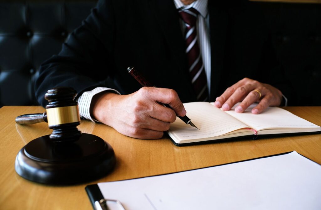اصول التفسير القانوني وكتابة المذكرات القانونية