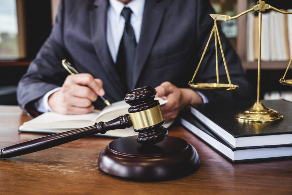 مهارات الكتابة القانونية الفعالة لغير المحامين