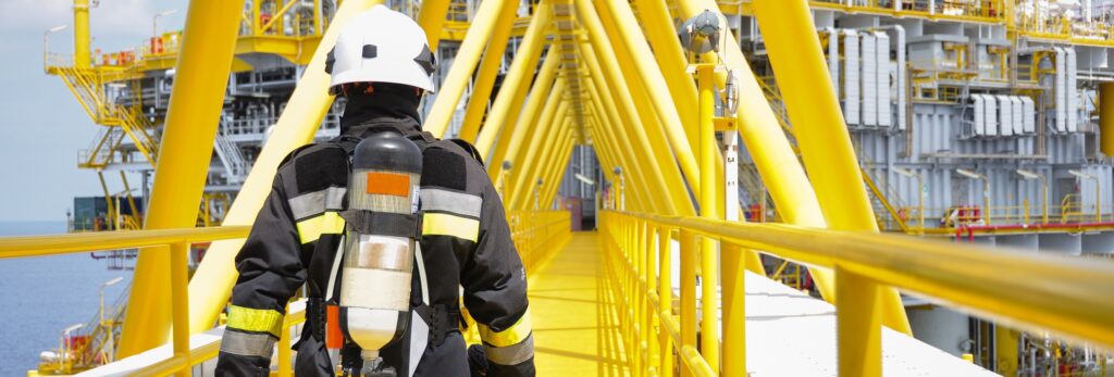 نظم الأمان في عمليات معالجة النفط وخطوط الأنابيب