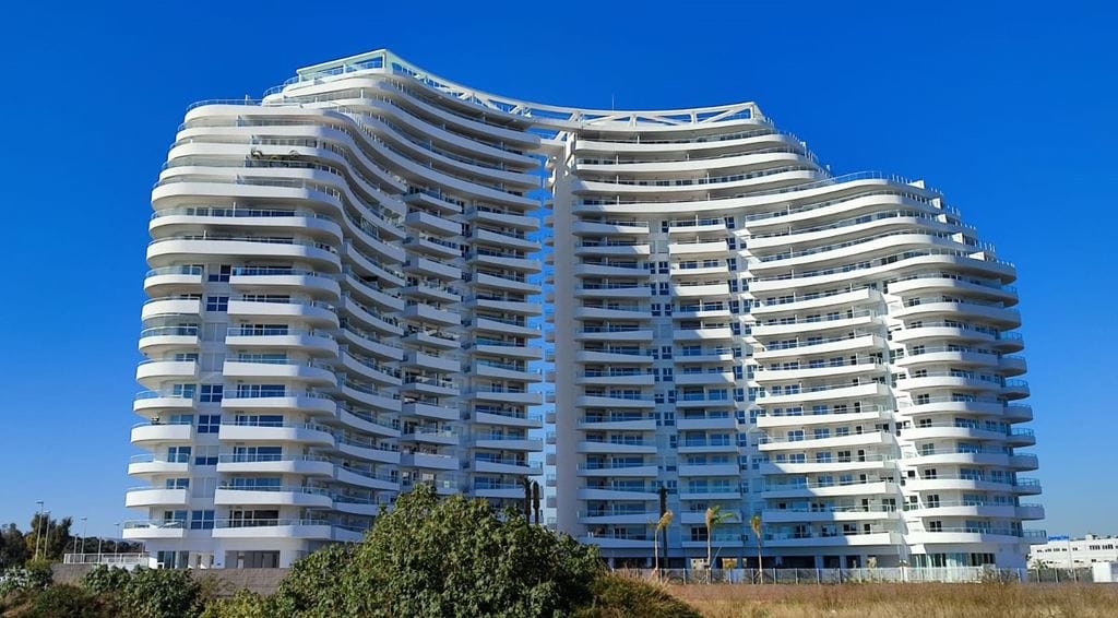Perform a Hotel Market Analysis and Valuation