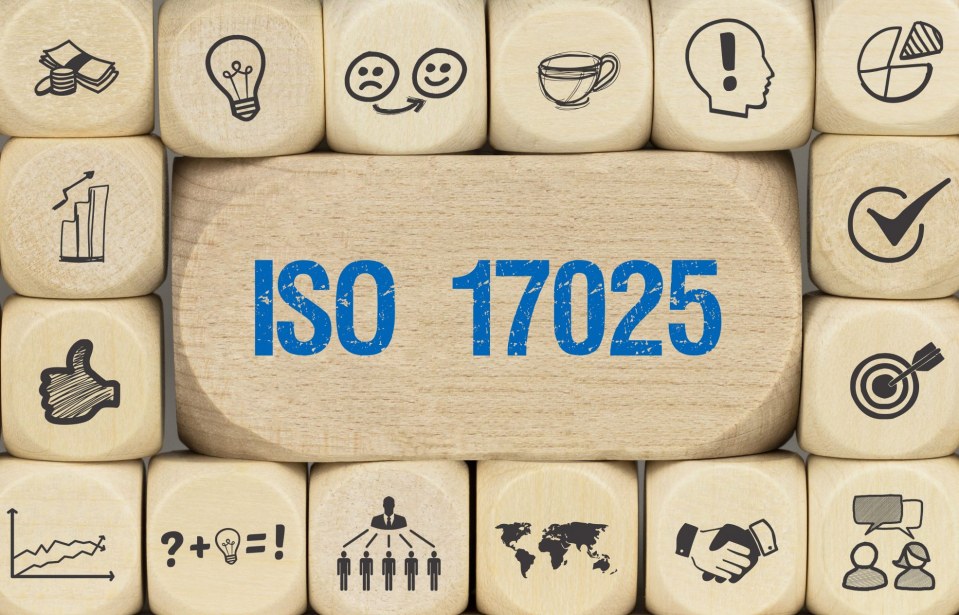 المواصفة الدولية ISO 17025 (المتطلبات العامة لكفاءة مختبرات الفحص والمعايرة)